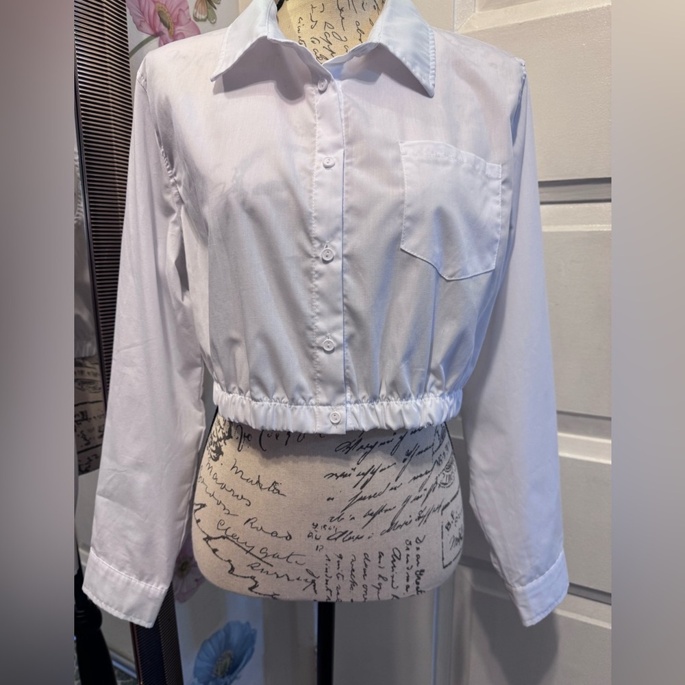 J for Justify White Cropped Elastic-Hem Button-Down Shirt